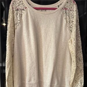 APT. 9 Women's Cream Long Lace Sleeves Blouse